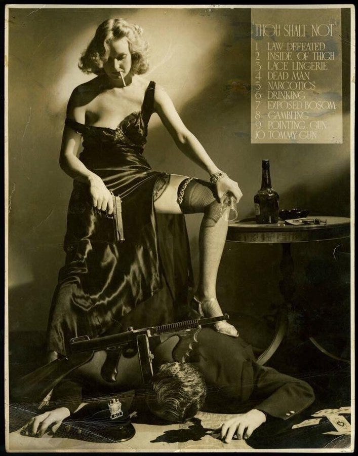 Bilden är en satirisk bild över the Hays Code. Den är gjord för att bryta mot så många kodens regler som möjligt.
